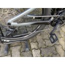 LIV Intrigue X E+ 3 supernova / black  XS